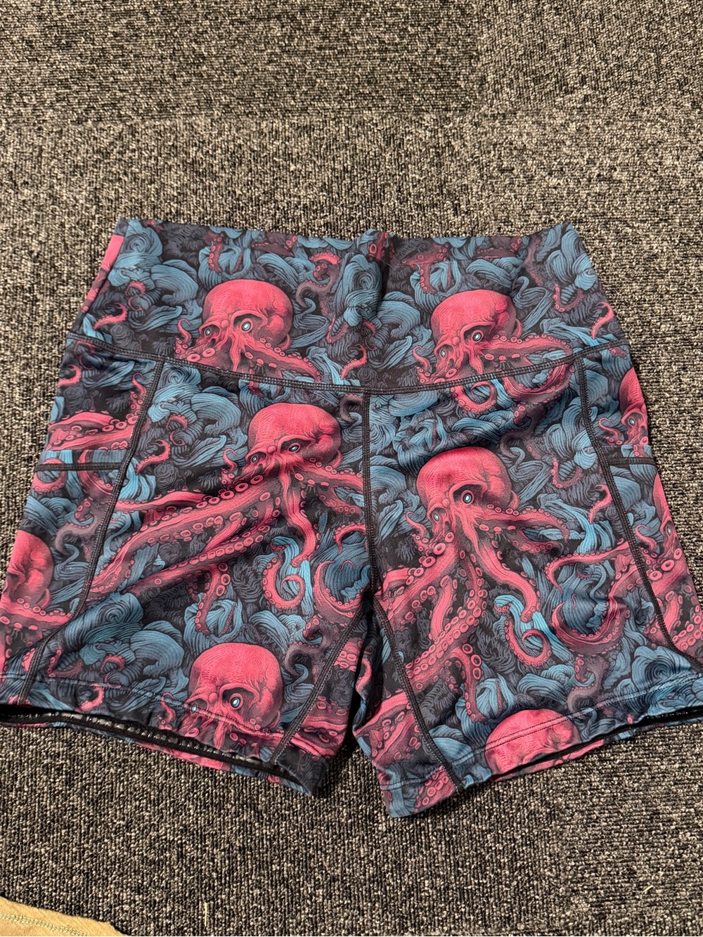 Women’s CVG kraken shorts